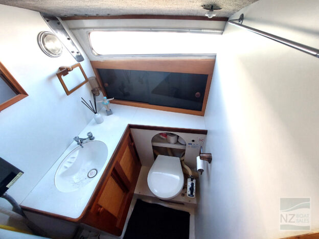 TE TUI: Well Equipped 1986 Raven 31 - Image 12