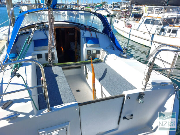 TE TUI: Well Equipped 1986 Raven 31 - Image 5