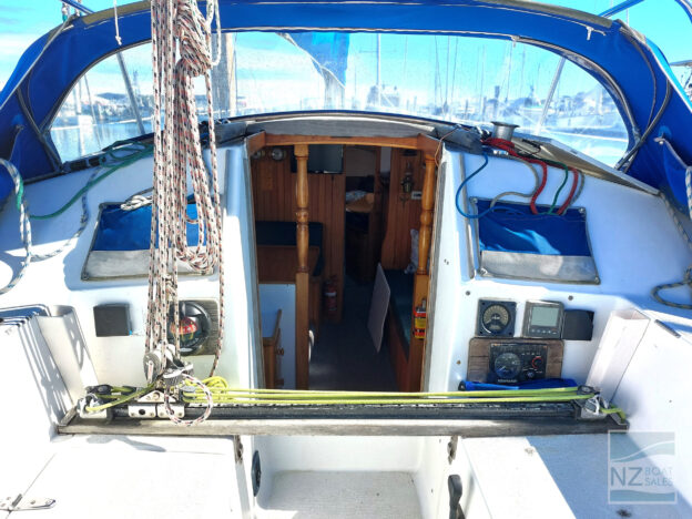 TE TUI: Well Equipped 1986 Raven 31 - Image 6