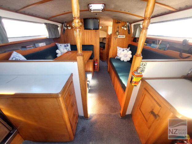 TE TUI: Well Equipped 1986 Raven 31 - Image 8